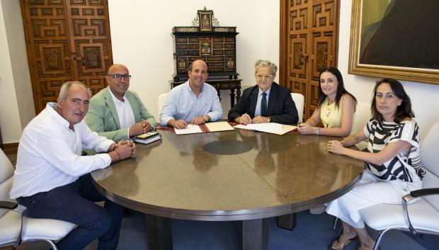 Firma para la urbanización del polígono Las Salinas en Rute