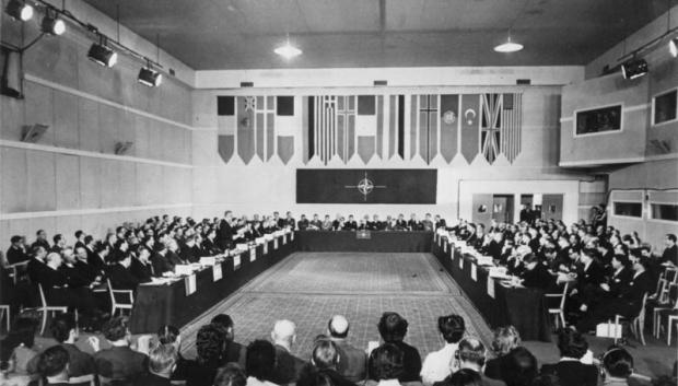 La República Federal de Alemania ingresó en la OTAN en 1955