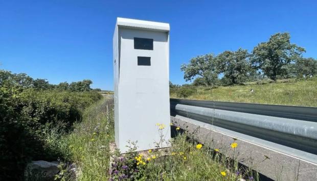 Los radares no pueden estar pegados a los quitamiedos