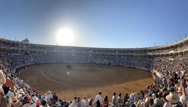 Toros de Núñez del Cuvillo en el Puerto de Santa María para Morante de la Puebla, dos orejas y ovación; Roca Rey, dos orejas y ovación; Daniel Crespo, ovación y dos orejas