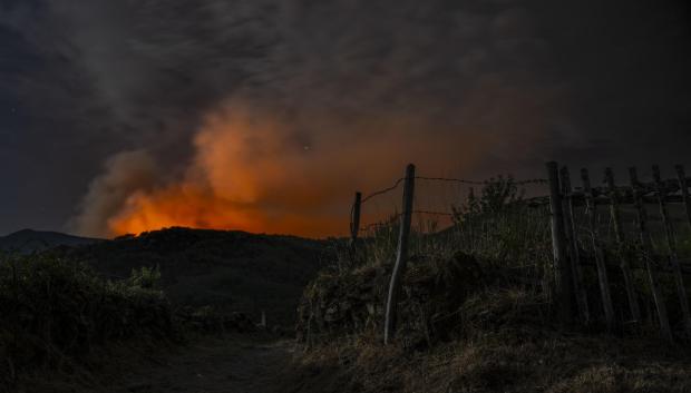 El incendio forestal en Chandrexa de Queixa