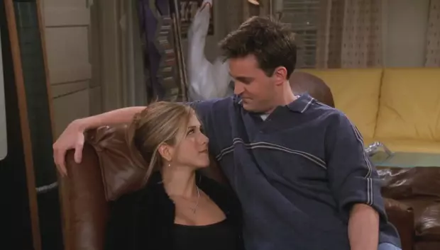 Jennifer Aniston y Matthew Perry en la serie Friends