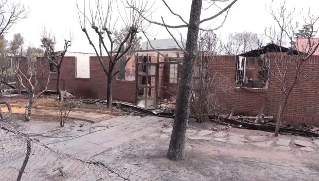 Casas quemadas tras el incendio en Tres Cantos