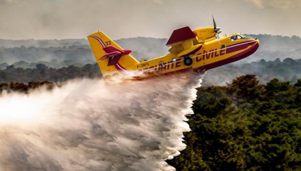 Llegan a España dos hidroaviones cedidos por Francia para ayudar en los incendios, en directo