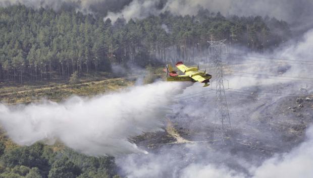 Extinción del incendio de Castromil, al norte de Zamora