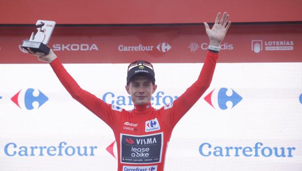 El ciclista danés Jonas Vingegaard (Visma-Lease a Bike) celebra su victoria en la segunda etapa de la Vuelta a España