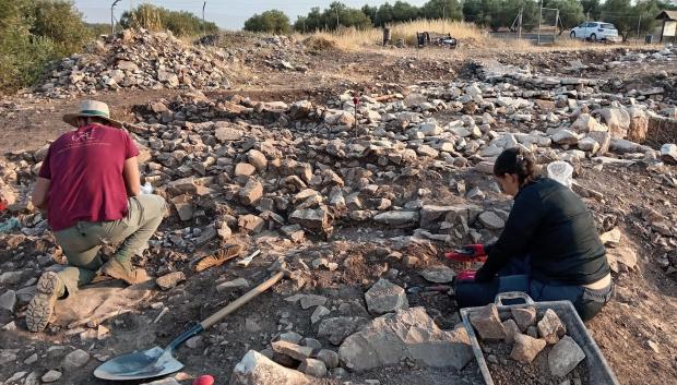 Excavaciones arqueológicas en el yacimiento prehistórico de Castillejo del Bonete de Terrinches.