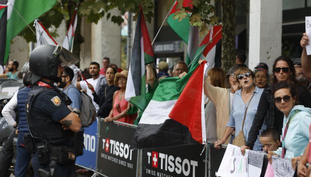 La plataforma Gernika-Palestina protesta contra la presencia del equipo Israel-Premier Tech en la Vuelta