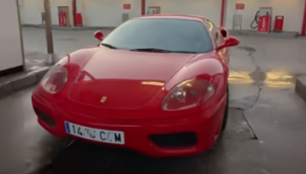 El Ferrari una vez arreglado