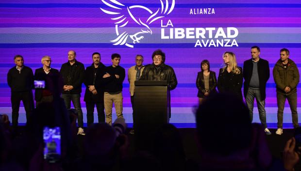 La alianza Fuerza Patria se impuso con más del 47 % de los votos, frente al 34 % de La Libertad Avanza