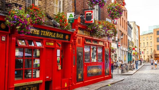 El famoso Temple Bar de Dublín.