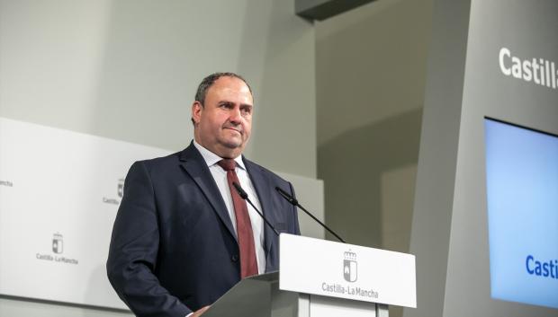 (Foto de ARCHIVO)
El consejero de Agricultura, Ganadería y Desarrollo Rural, Julián Martínez Lizán

REMITIDA / HANDOUT por JCCM
Fotografía remitida a medios de comunicación exclusivamente para ilustrar la noticia a la que hace referencia la imagen, y citando la procedencia de la imagen en la firma
25/2/2025