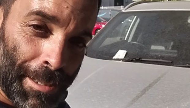 En su taller trabaja con casi todas las marcas de coches