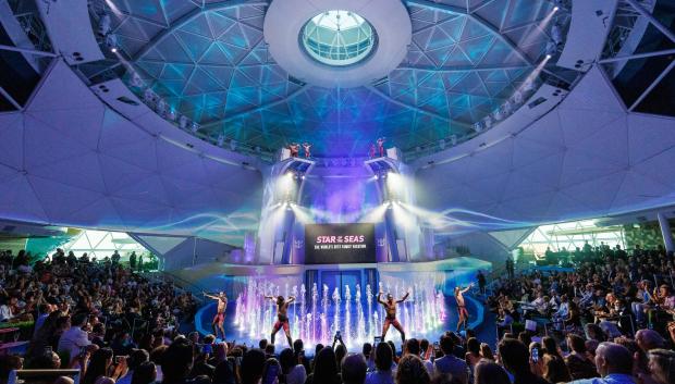 Espectáculo a bordo.