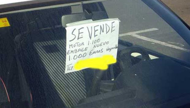 Además de estar prohibido hay que desconfiar de los coches con un cartel como este