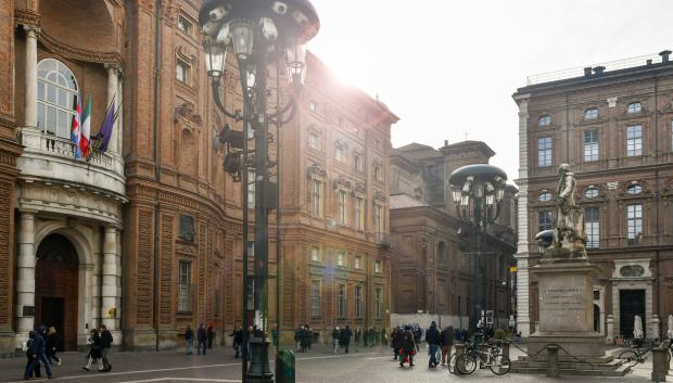 La Piazza Carignano de Turín alberga el famoso Museo Egipcio de la ciudad