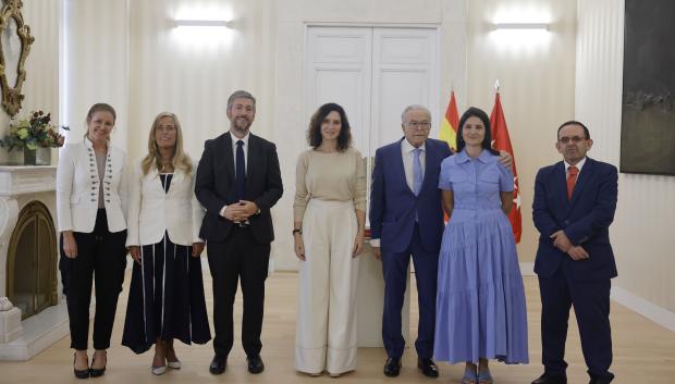 La Comunidad de Madrid firma un convenio con la Caixa