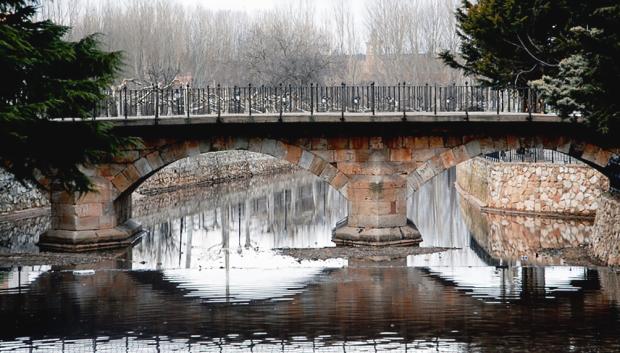 Puente medieval de Ayllón sobre el río Aguisejo