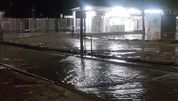 Imagen del desborde del barranco de La Saleta en la localidad valenciana de Aldaya.