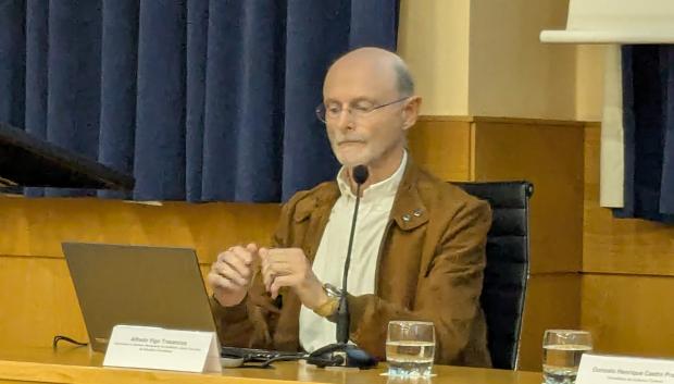 Alfredo Vigo Trasancos, durante la conferencia