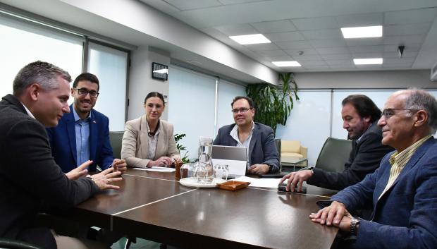 La delegación danesa reunida con representantes cordobeses