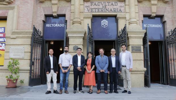 La delegación china en el Rectorado de la UCO