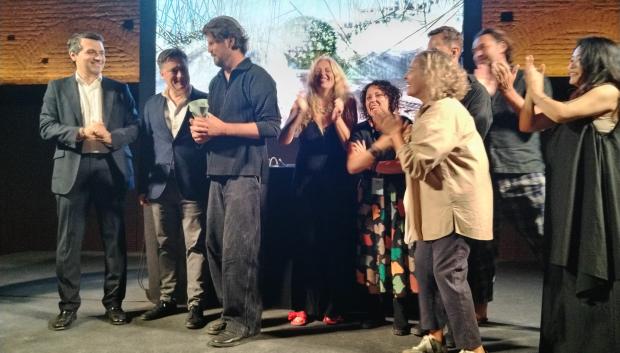 Wagner Kreusch recogiendo su premio