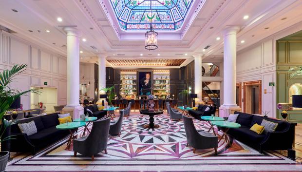 Hall Hotel Eugenia de Montijo