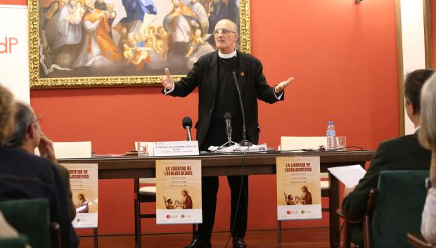 Manuel Jesús González López de Lemus, sacerdote, médico y misionero