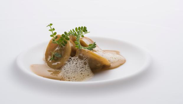 Pasta rellena de “rillette” de pato azulón.