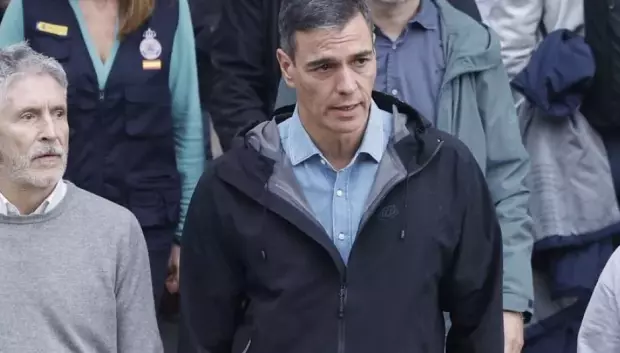 Pedro Sánchez y Fernando Grande-Marlaska visitan las zonas afectadas por la DANA en Valencia