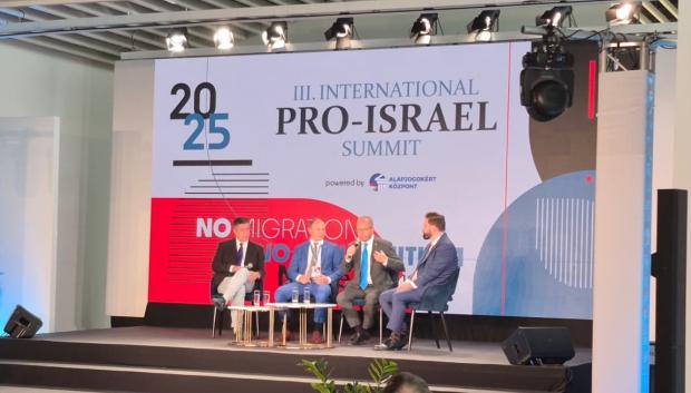 Uno de los paneles de discusión durante el International Pro-Israel Summit