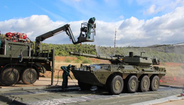 Descontaminación de vehículos en la primera fase del ejercicio “Grifo 25” de defensa NBQ