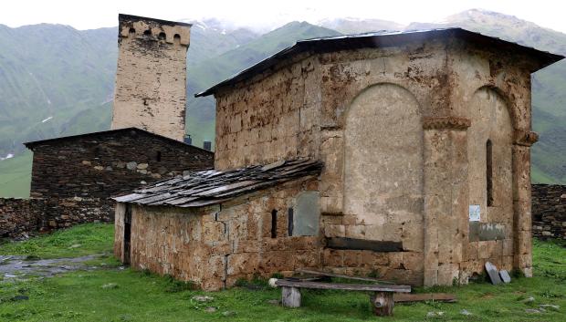 Iglesia de la Madre de Dios en Ushguli.