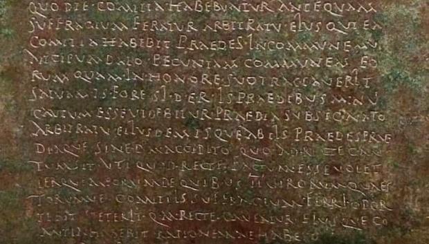 Textos y leyes romanas en Málaga