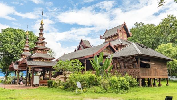 Templo de Chom Sawan, en Phrae.
