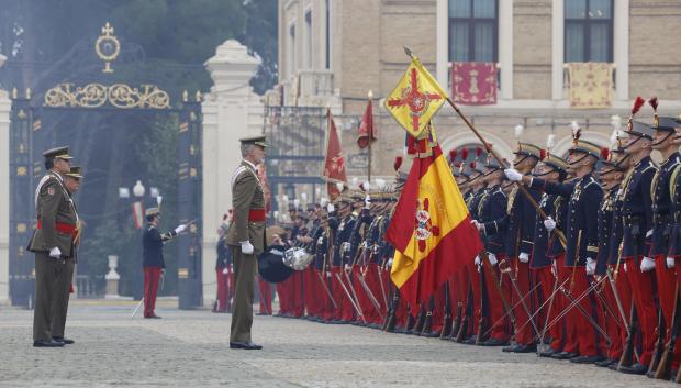 El Rey, en la Academia Militar de Zaragoza