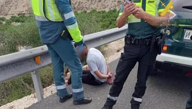 La Guardia Civil no da crédito: borracho, drogado y al volante de un ...