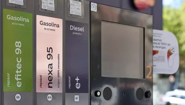 Color rosa claro, gasolina renovable