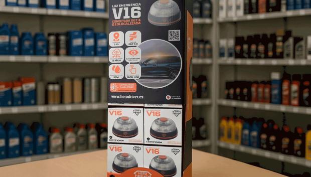 Las tiendas del sector están repletas de luces V16