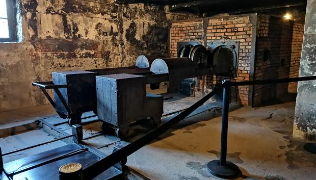 Interior de un crematorio en el campo de concentración y exterminio de Auschwitz, donde más de 1,1 millones de judíos fueron asesinados por los nazis