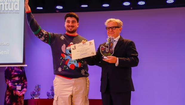 Entrega de uno de los galardones