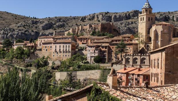 Panorámica de Albarracín y su muralla