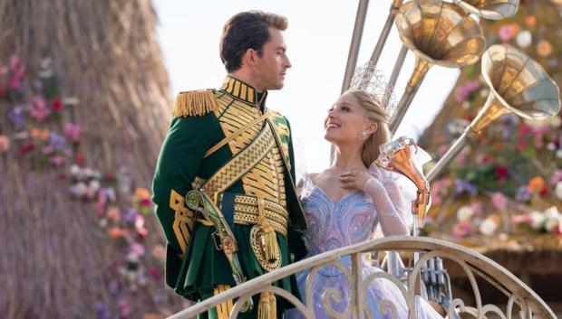 Ariana Grande y Jonathan Bailey