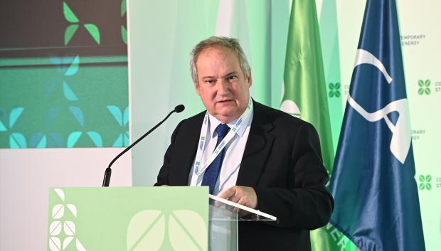 El ministro de Industria y Turismo, Jordi Hereu, durante el acto de colocación de la primera piedra de la gigafactoría de baterías eléctricas de CATL y Stellantis en Figueruelas, a 26 de noviembre de 2025, en Figueruelas, Zaragoza, Aragón (España). Las empresas CATL y Stellantis tienen previsto invertir en este proyecto unos 4.100 millones de euros, con el objetivo de que esté en cuatro o cinco años a pleno rendimiento. En esa planta se van a producir un millón de baterías al año, y podría crear entre 3.000 y 4.000 puestos de trabajo.

Ramón Comet / Europa Press
26/11/2025