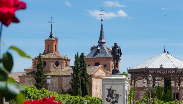 Estatua de Cervantes en Alcalá de Henares.