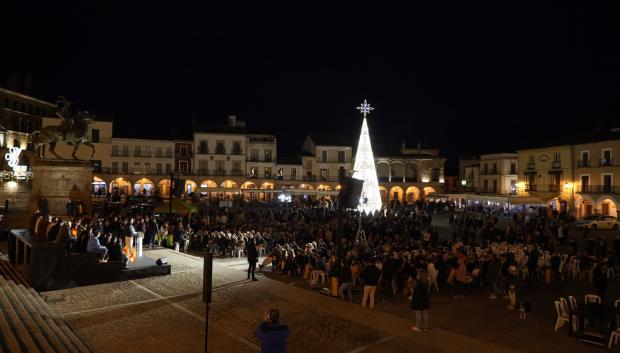 Vista de la plaza mayor de Trujillo donde se celebró este lunes el mitin de Vox