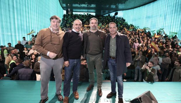 Abascal, junto a Javier Bravo, Óscar Fernández y Ángel Pelayo Gordillo