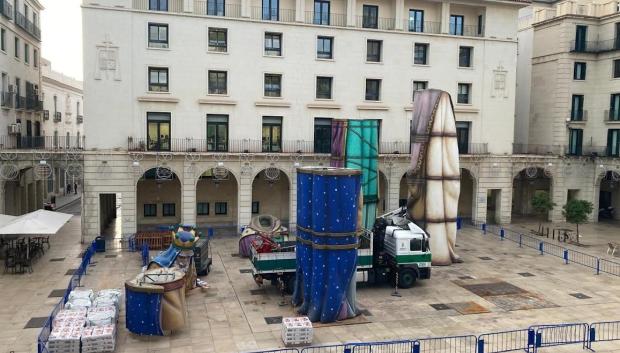 (Foto de ARCHIVO)
Montaje del belén monumental en la plaza del Ayuntamiento de Alicante, en una imagen a primera hora de la mañana del lunes 3 de diciembre de 2024.

REMITIDA / HANDOUT por AYUNTAMIENTO DE ALICANTE
Fotografía remitida a medios de comunicación exclusivamente para ilustrar la noticia a la que hace referencia la imagen, y citando la procedencia de la imagen en la firma
03/12/2024