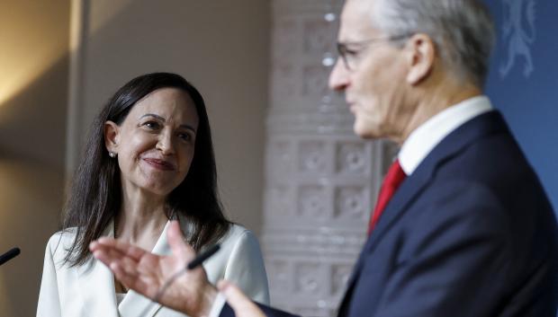 Maria Corina Machado junto a Jonas Gahr Store